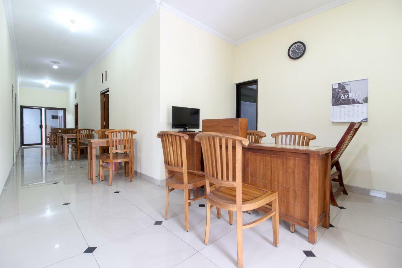 RedDoorz near Rumah Sakit Condong Catur Maguwo Bagian luar foto