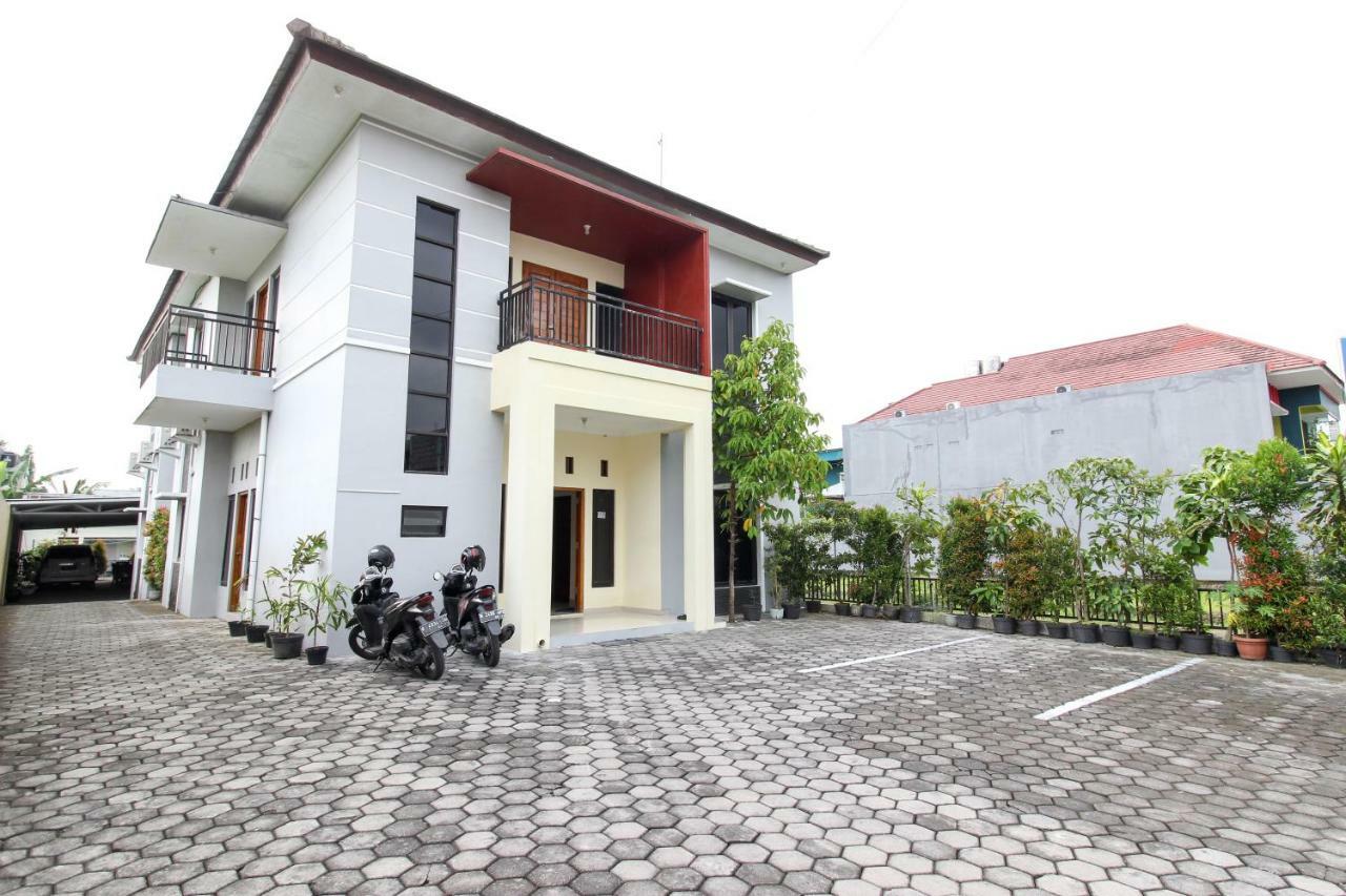 RedDoorz near Rumah Sakit Condong Catur Maguwo Bagian luar foto