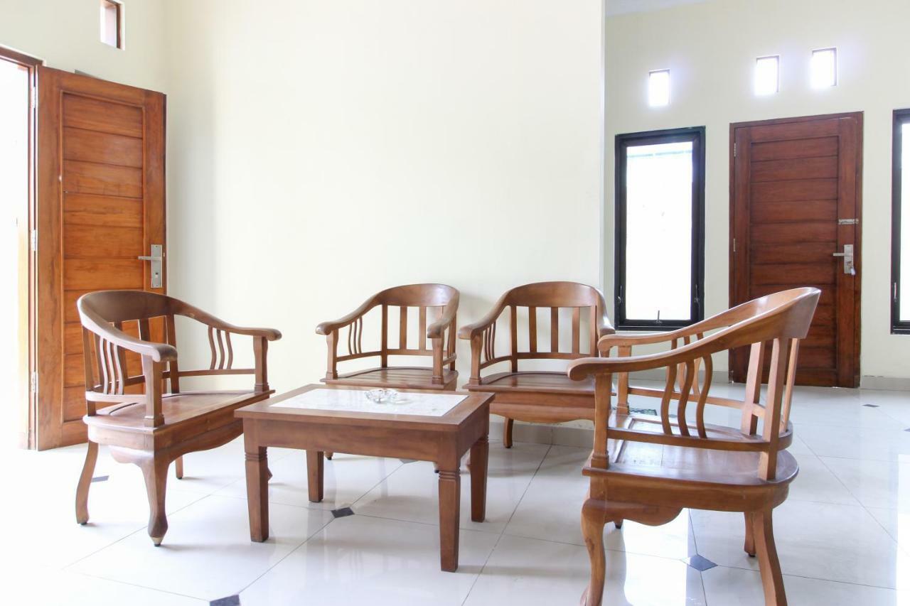 RedDoorz near Rumah Sakit Condong Catur Maguwo Bagian luar foto