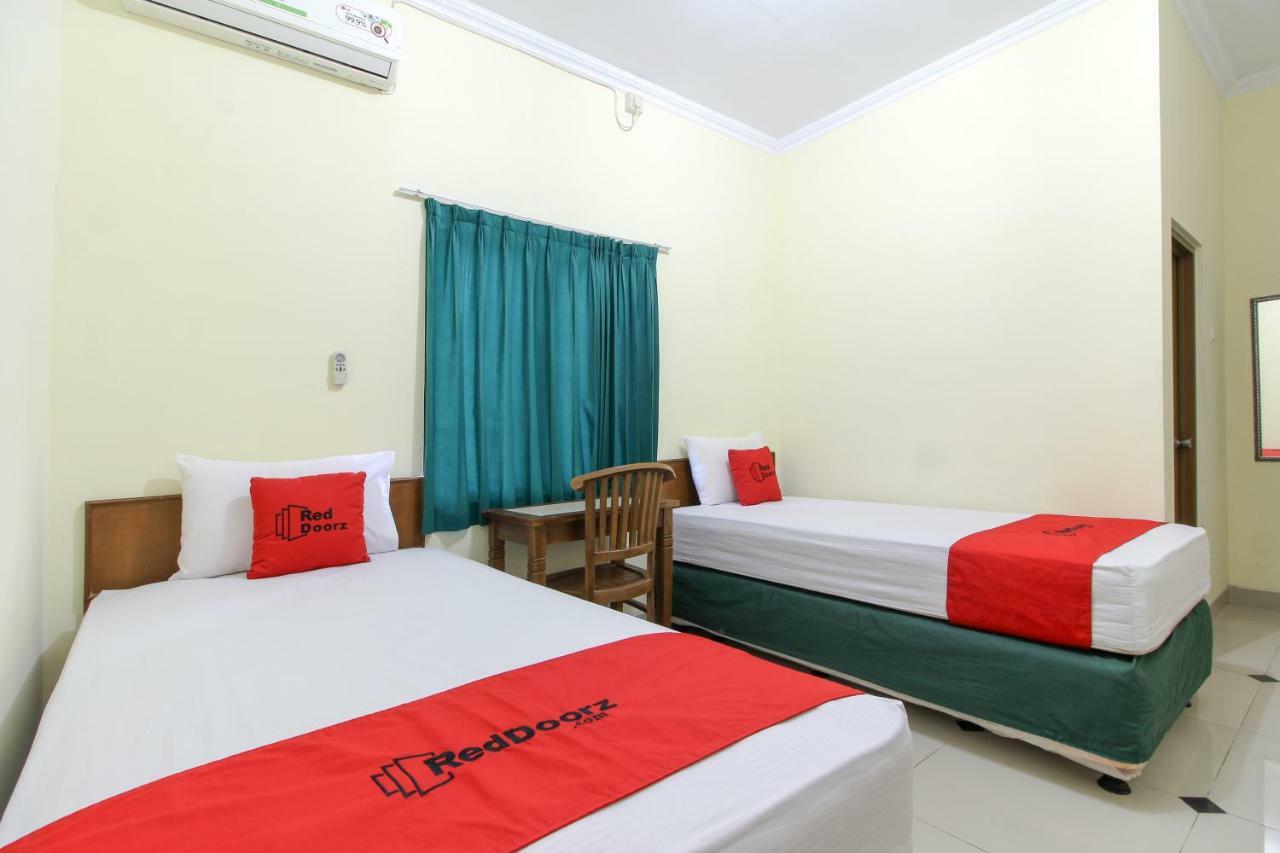 RedDoorz near Rumah Sakit Condong Catur Maguwo Bagian luar foto